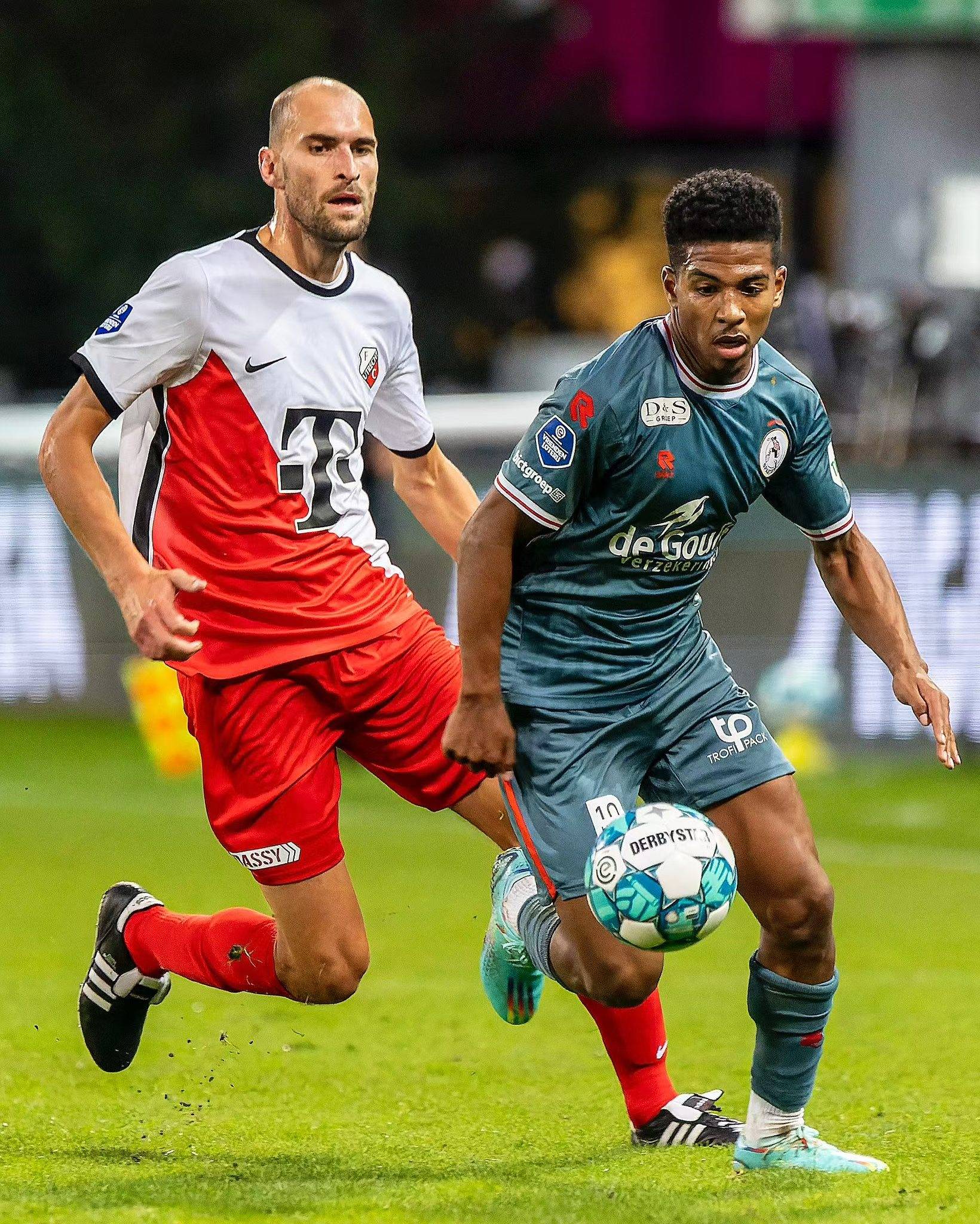 更表明其对 更表明其对