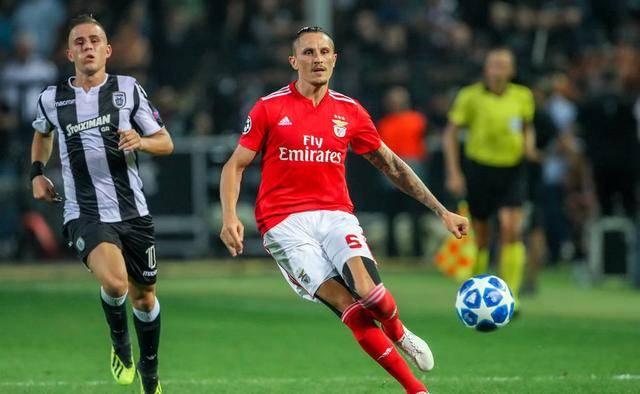 双方在沟通 双方在沟通